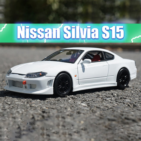 Nissan Silvia S15 Supercarro 1:24 (Branco ou Vermelho)